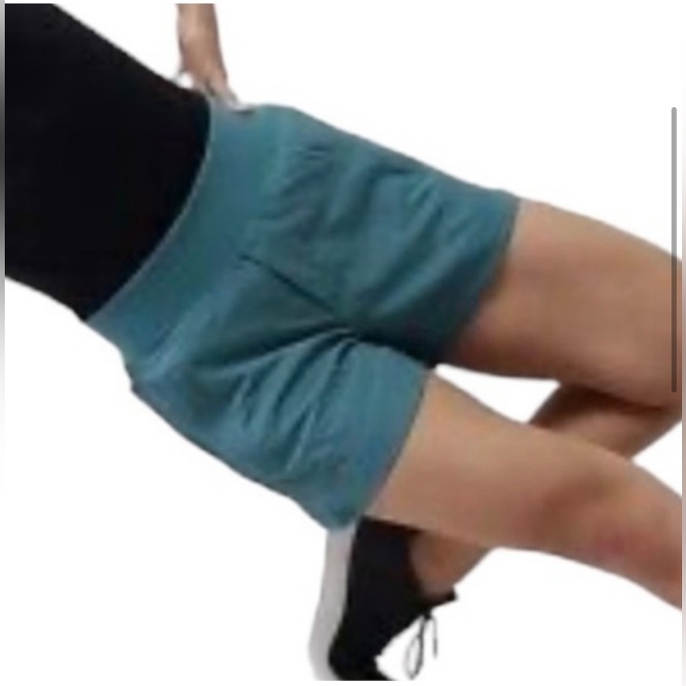 Athleta Women’s size 20 Trekkie North Light Teal Blue Shorts New! - Picture 4 of 12